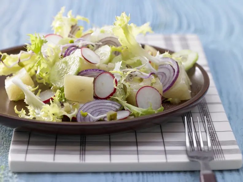 Radieschen-Sprossen-Salat