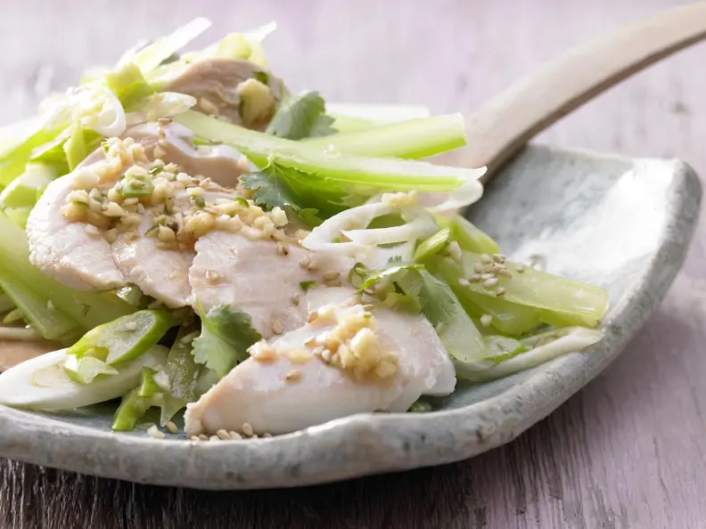 Asiatischer Hähnchensalat