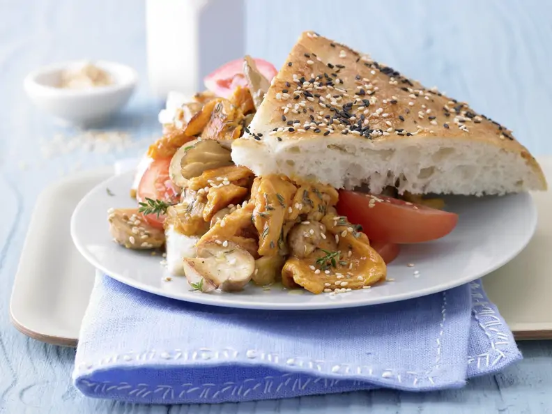 Pilz-Rührei auf Fladenbrot