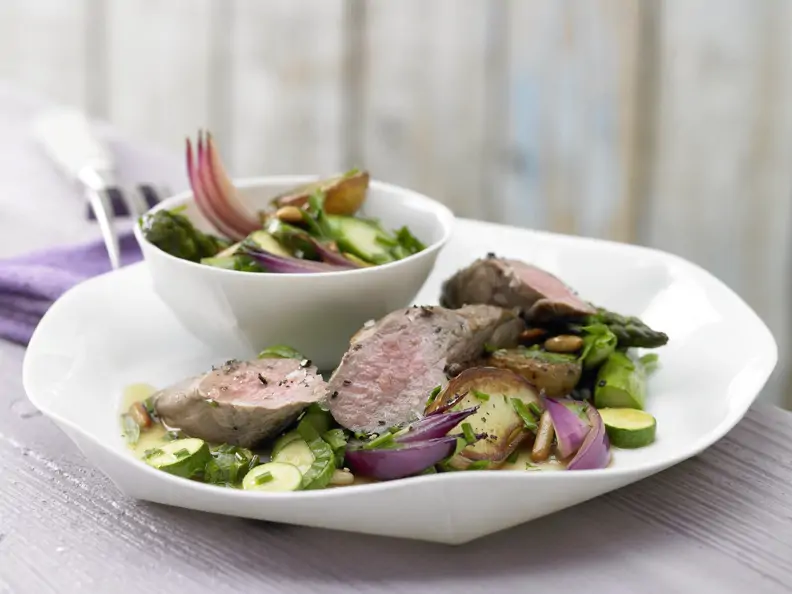 Mariniertes Lammfilet mit Knoblauch
