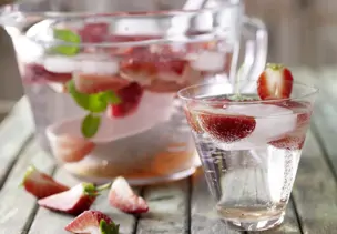 Alkoholfreie Erdbeerbowle