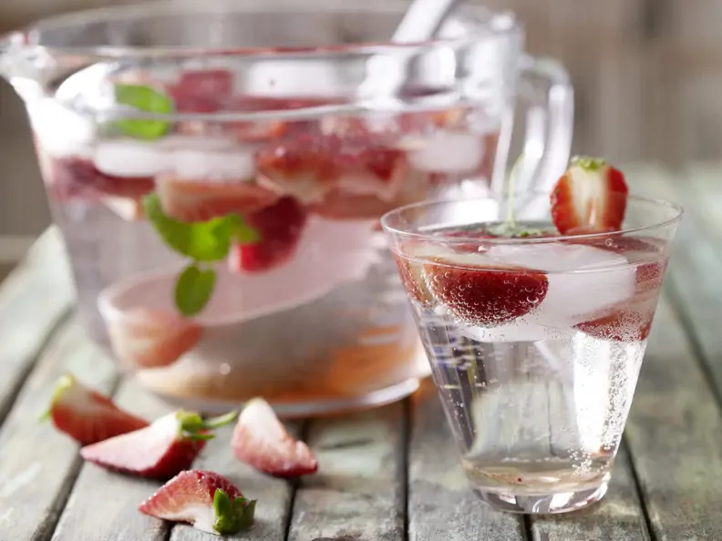 Alkoholfreie Erdbeerbowle