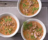 Krabbensuppe mit Erbsen