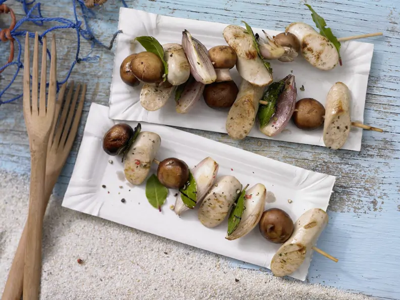 Würstchen-Champignon-Spieße