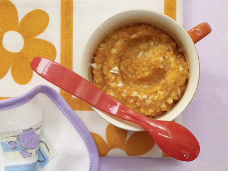 Möhren-Dinkel-Brei mit Mandeln