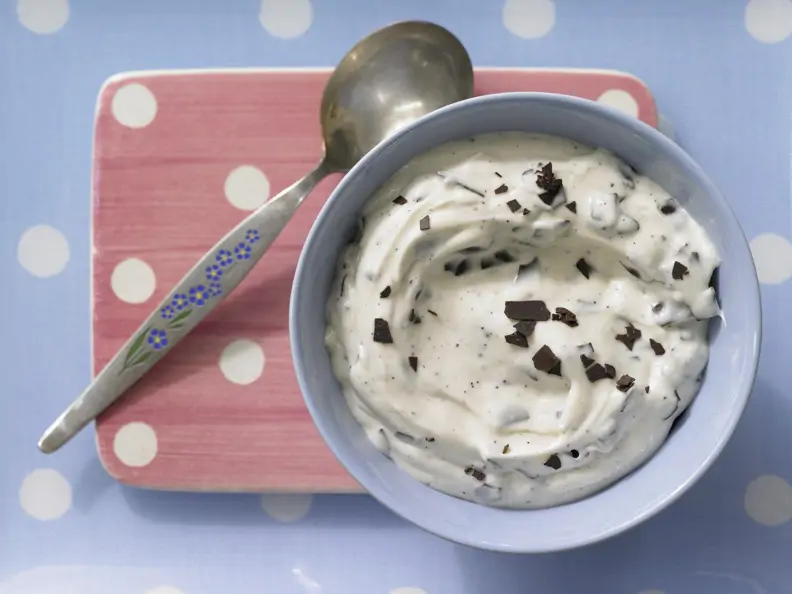 Vanillepudding mit Schokoraspeln