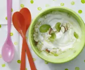 Power-Quark mit Weintrauben