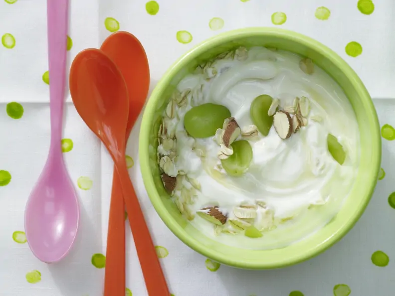 Power-Quark mit Weintrauben