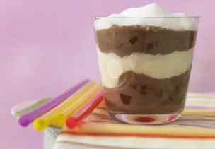 Schwarz-weißer Smoothie