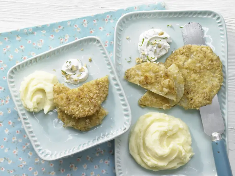 Kohlrabi-Taler mit Walnuss-Dip