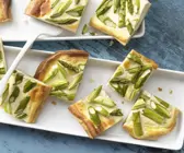 Blechkuchen mit Spargel