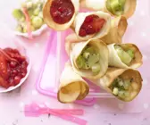 Waffeltüten mit süßer Grütze