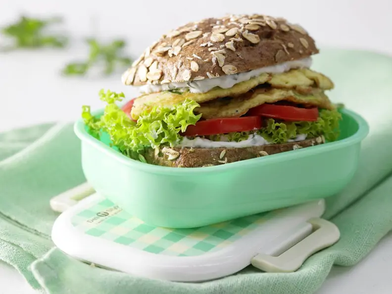Omelett-Burger mit Zucchini