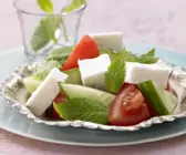 Schafskäse mit Gemüse