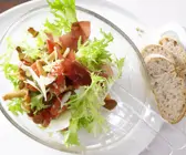 Pfifferling-Frisée-Salat