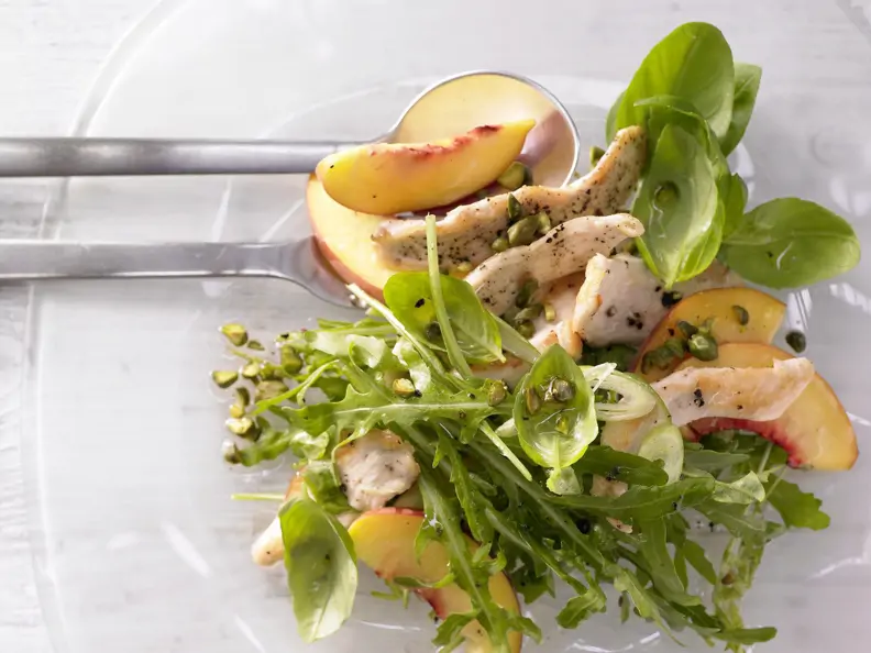 Pfirsich-Rucola-Salat