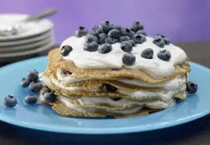 Pfannkuchentorte mit Blaubeerquark