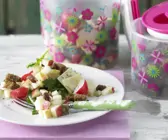 Knuspriger Brot-Käse-Salat