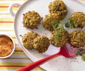 Grünkernbuletten mit Paprikarahm