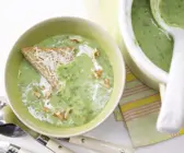 Kohlrabisuppe mit Käsetoast