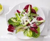 Gemischte Blattsalate mit Avocado