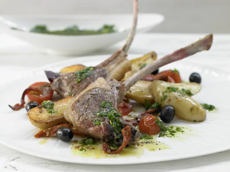 Lammkoteletts mit Salsa verde
