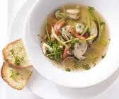 Steinpilzsuppe mit Tomaten