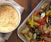 Käsesoufflé mit buntem Gemüse