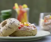 Bagels mit Paprika und Frischkäsecreme