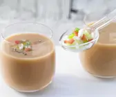 Gazpacho mit Weißbrot