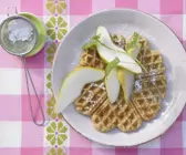 Maronenwaffeln mit Birnen