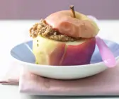 Bratapfel vegan in weißer Schale 