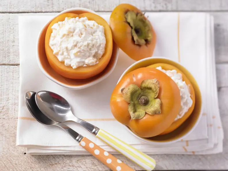Kaki-Joghurt mit Hirseflocken