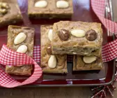 Honigkuchen mit Mandeln