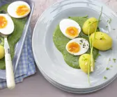 Eier mit Spinatsauce