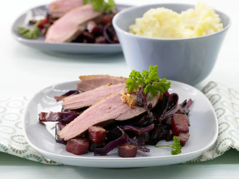 Entenbrust auf Ananaskraut