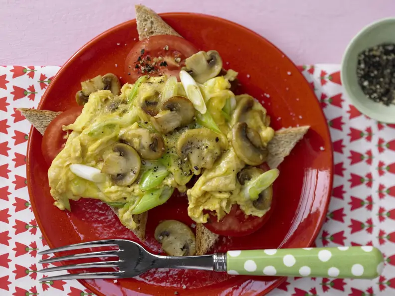 Pilz-Omelett mit Tomaten