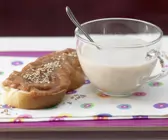 Gewürztee mit Feigen-Sesam-Schnitte