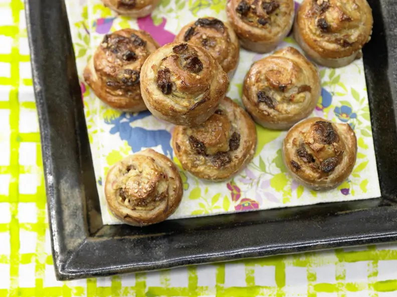 Rosinenschnecken mit Walnüssen