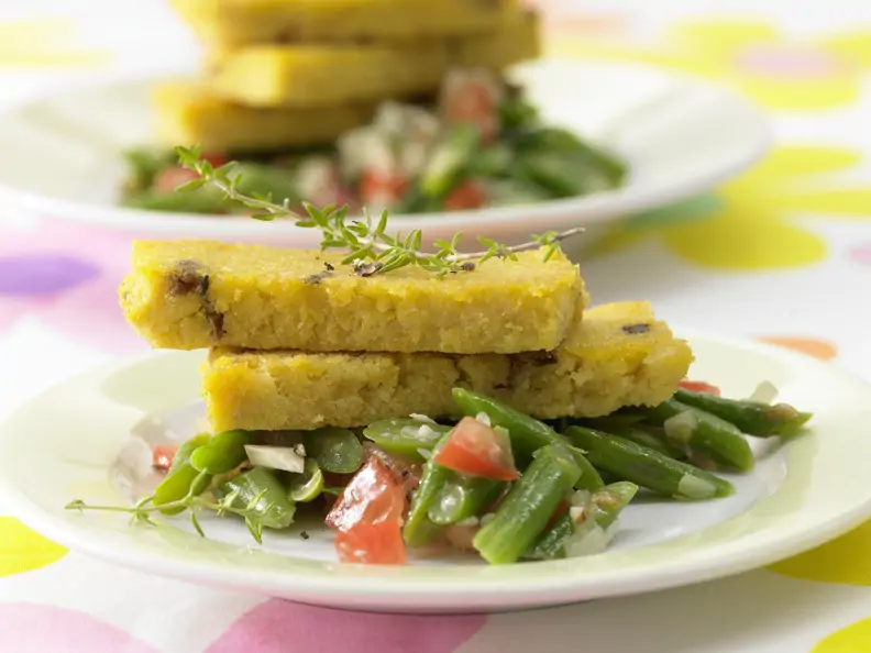Polenta mit Steinpilzen, Bohnen und Tomaten
