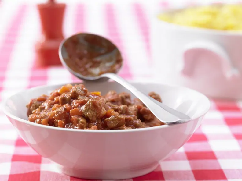 Fusilli mit Lamm-Gemüse-Ragout