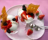 Vanille-Eisbecher