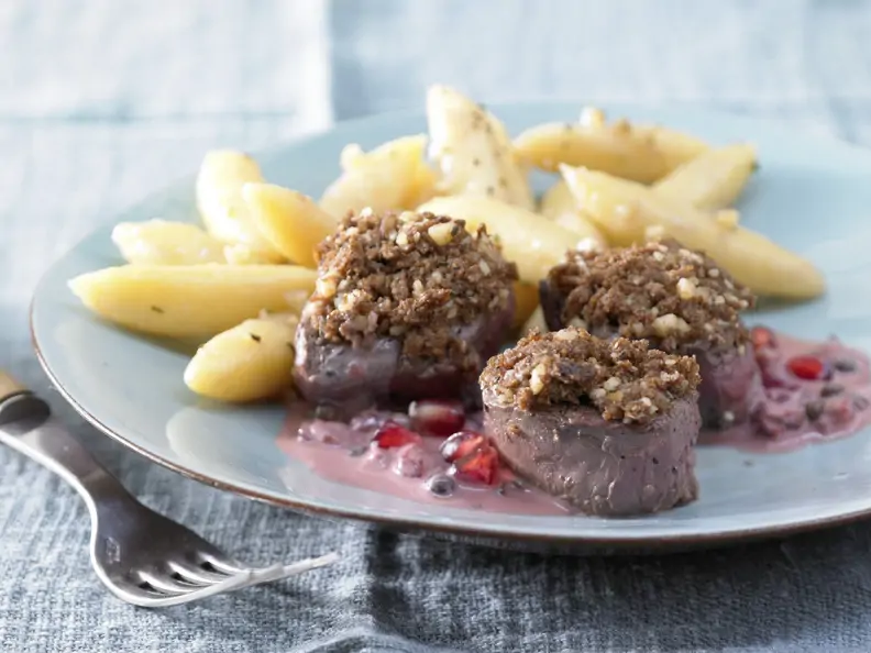 Wildschwein-Medaillons mit Walnusskruste