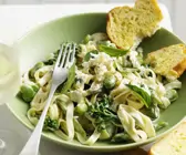 Pasta mit grüner Gemüsesoße