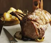 Kotelettbraten mit gebratenen Kartoffeln