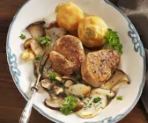 Steak vom Kalb mit Steinpilzen und Karamellisierten-Rüben