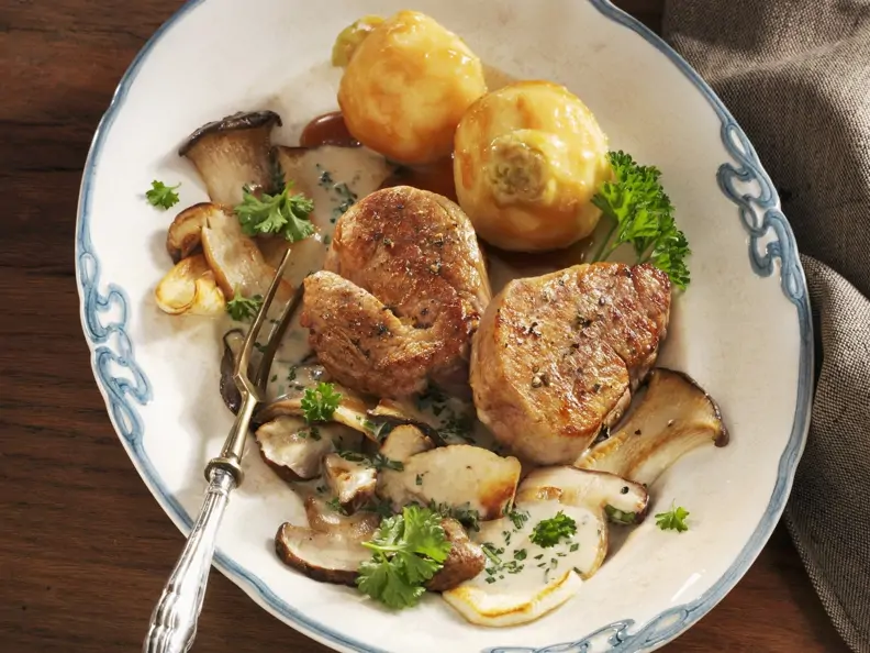 Steak vom Kalb mit Steinpilzen und Karamellisierten-Rüben