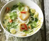 Jakobmuschelsuppe auf thailändische Art