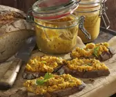 Brote mit Kürbis-Gänseschmalz-Creme