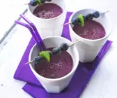 Heidelbeer-Shake mit Vanilleeis